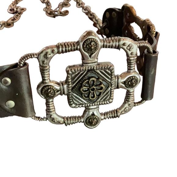 Vintage Chico’s Chunky Chain Belt with Brown Leather/Metal Art Adjustabl… - Picture 2 of 6